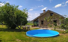 Casa con gran jardín y piscina en Cabarceno