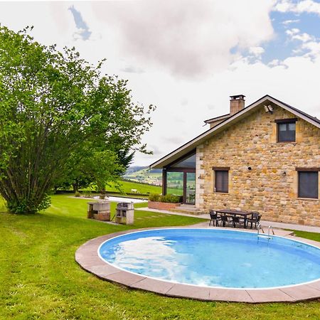 Villa Casa con gran jardín y piscina en Cabarceno Villanueva  Exterior foto