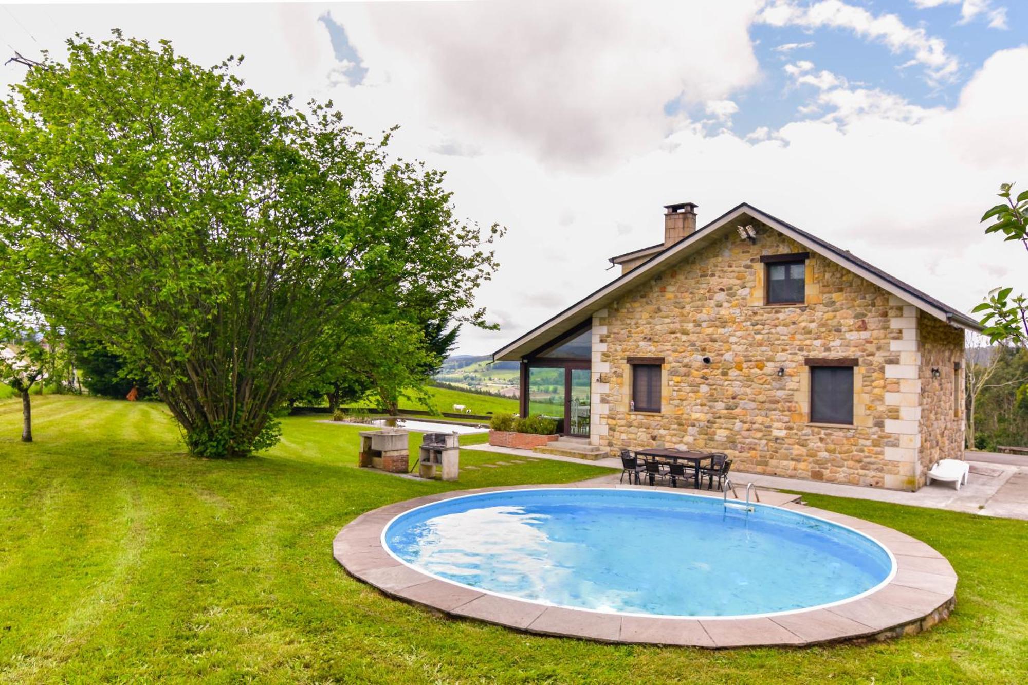 Villa Casa con gran jardín y piscina en Cabarceno Villanueva  Exterior foto